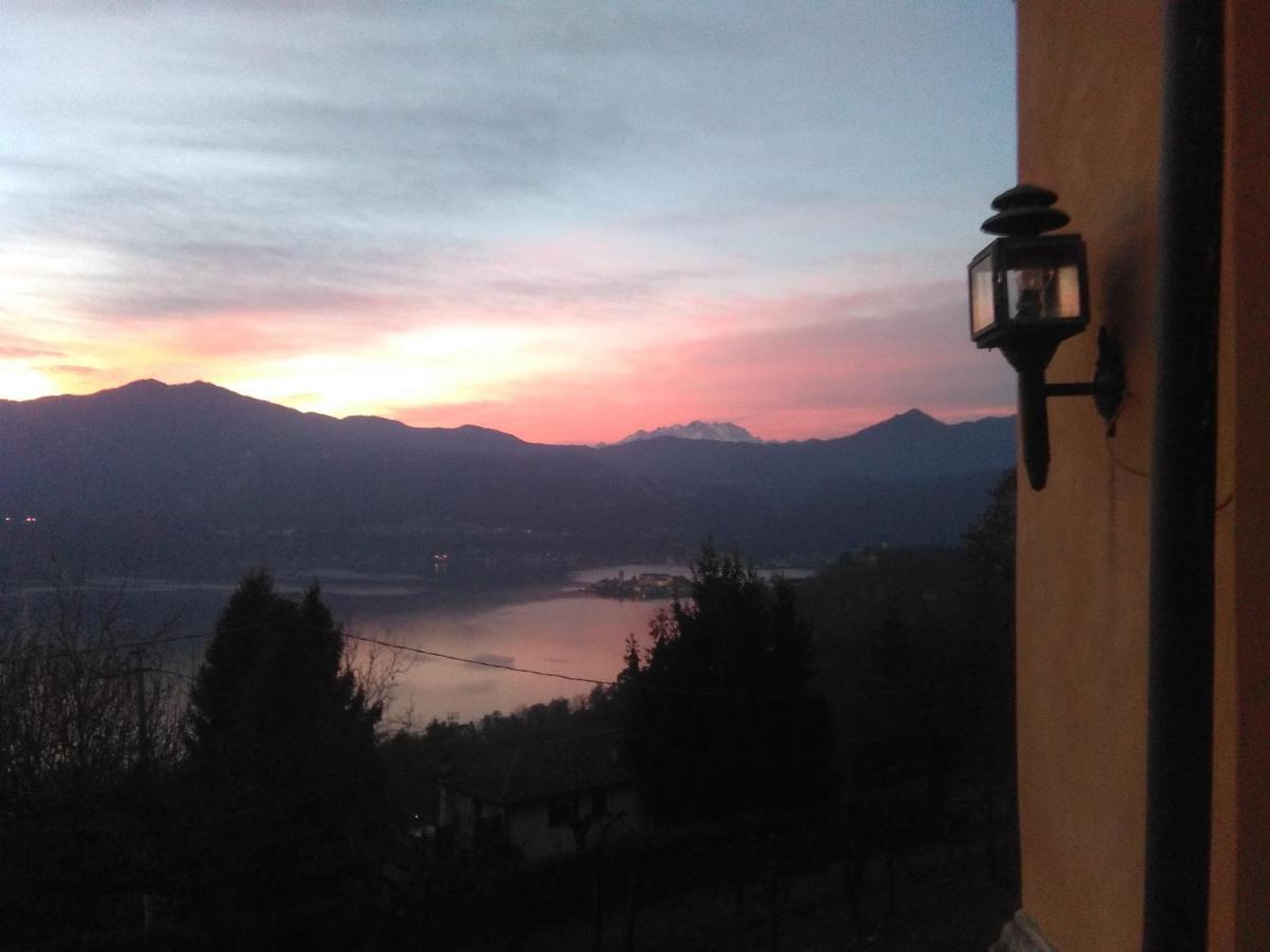 Cottage Sotto Il Faggio Centenario Амено Экстерьер фото